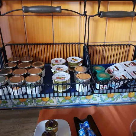 Alojamento de Acomodação e Pequeno-almoço Sogni Divini 2*