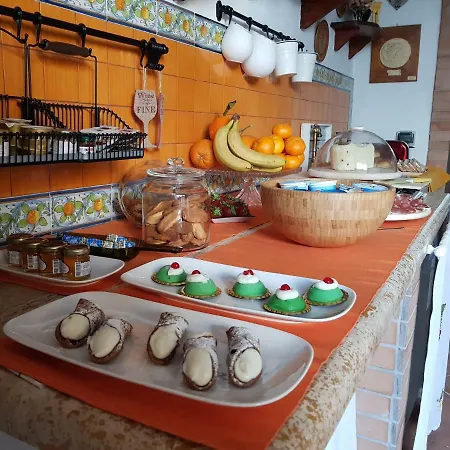 Alojamento de Acomodação e Pequeno-almoço Sogni Divini 2*