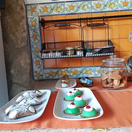 Sogni Divini Alojamento de Acomodação e Pequeno-almoço 2*
